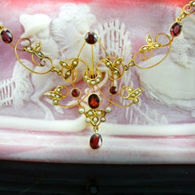 画像をギャラリービューアに読み込む, ルビー 真珠 女神のゴールドネックレス - 英国アンティークス
