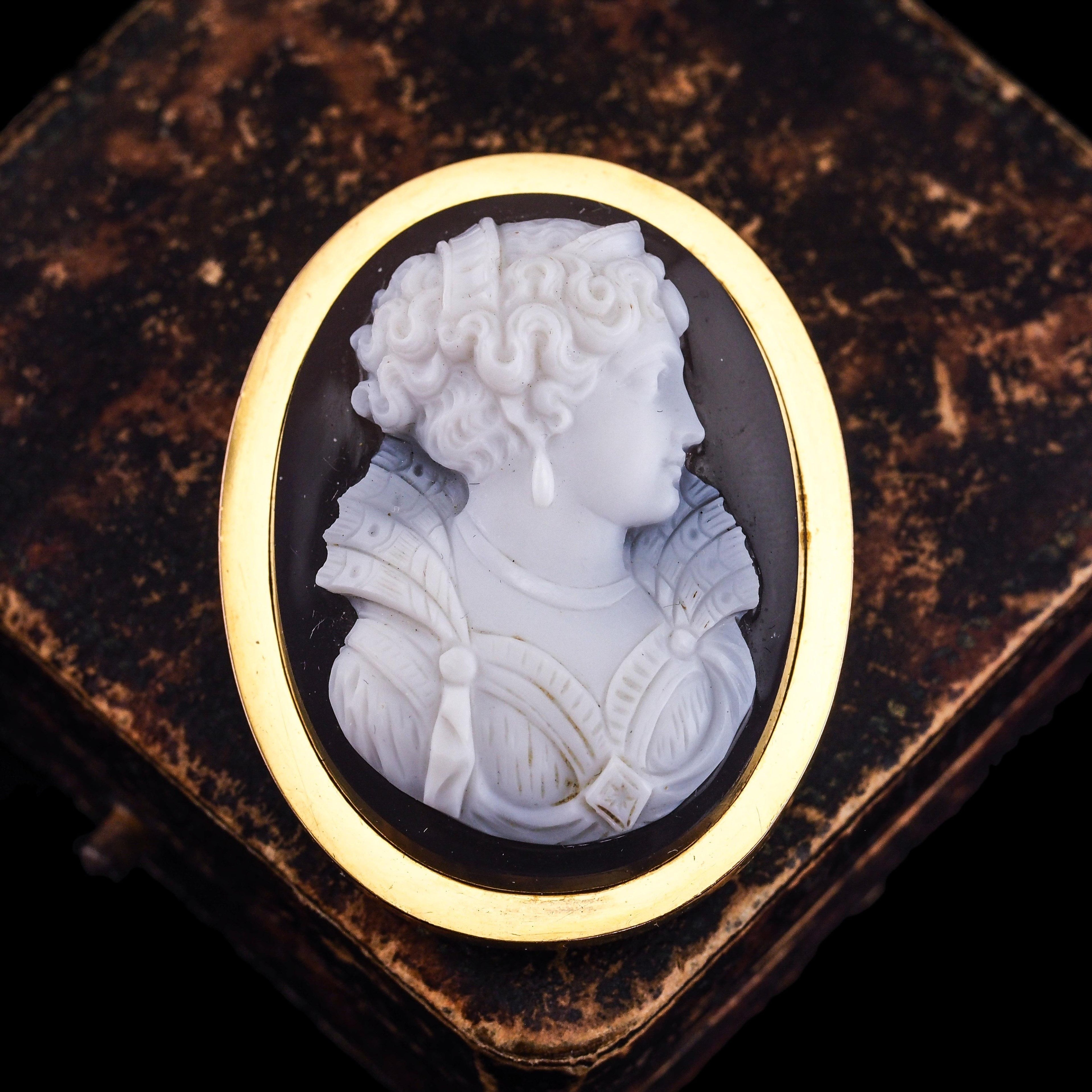 フランス製 18金 カメオ アゲートブローチ - 英国アンティークス