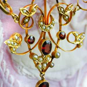 ルビー 真珠 女神のゴールドネックレス - 英国アンティークス