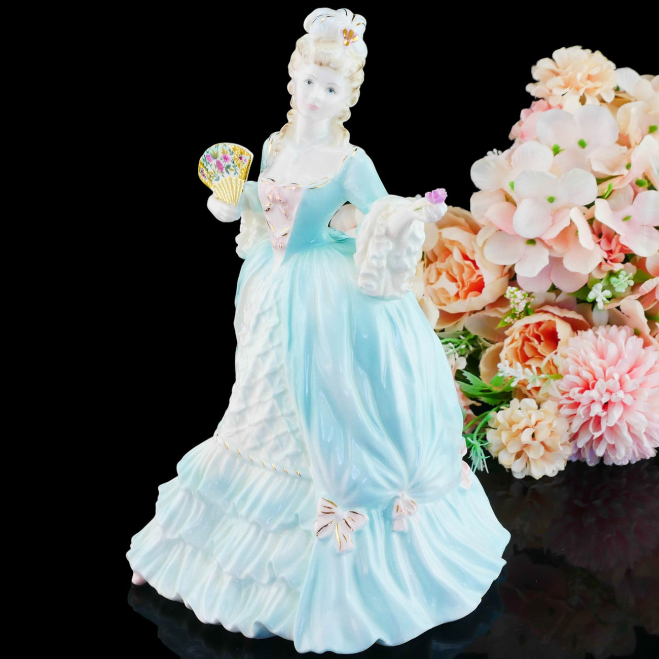フィギュリン　陶器　マリーアントワネット？ Marie_Antoinette_01_1300x.jpg?