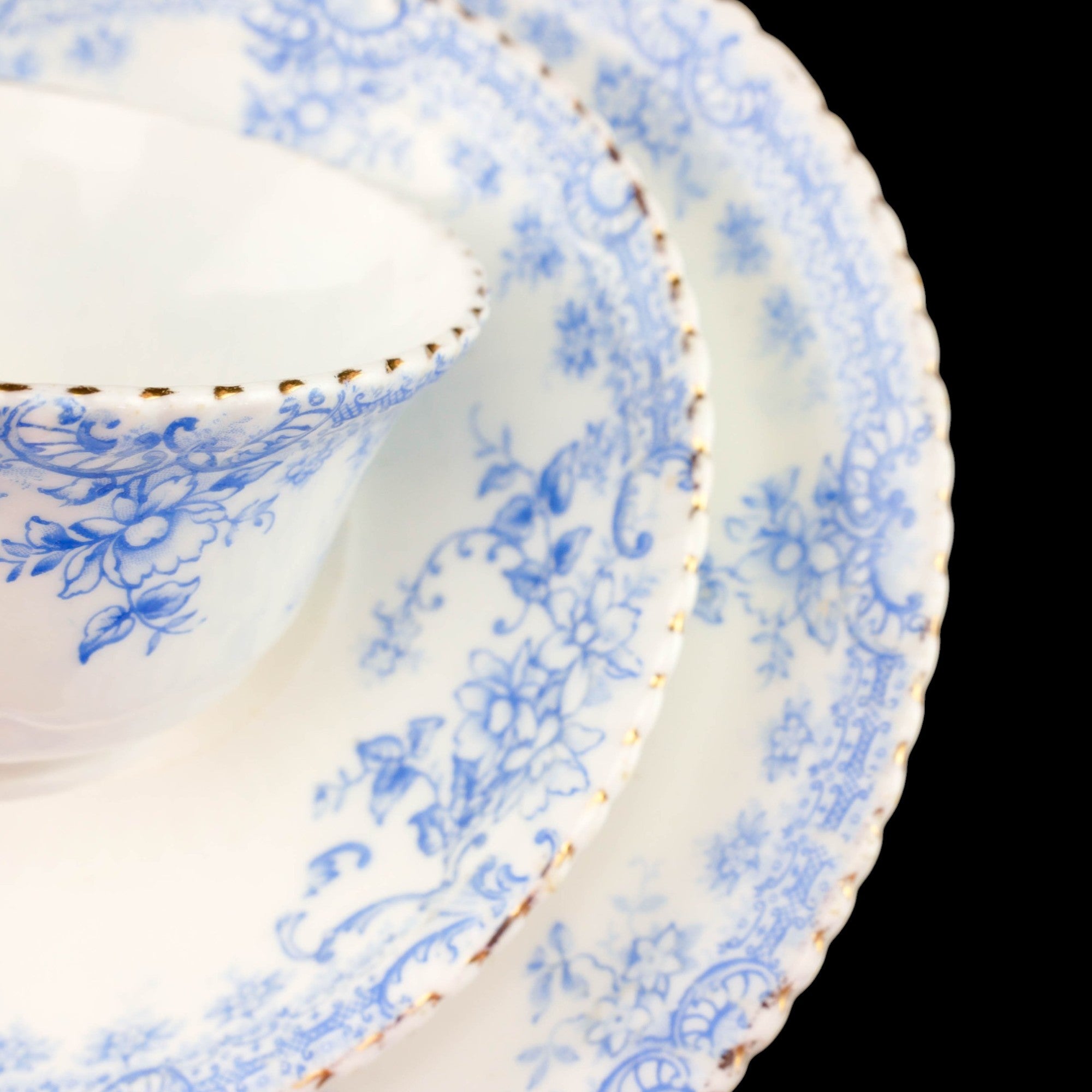 Aynsley China - サミュエルラドフォード　ブルーとフラワーブーケ　アンティークカップ　レア Aynsley Teacup and Saucer, Blue With Pink Roses and Gilding