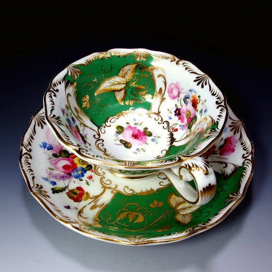 コールポート-典型的な青縁金彩華絵 -木の葉のリム - 英国アンティークス