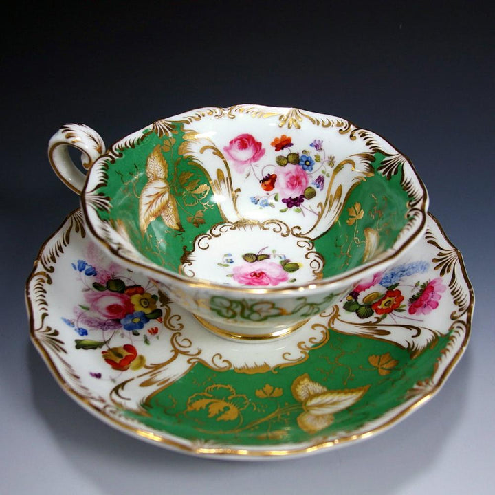 コールポート-典型的な青縁金彩華絵 -木の葉のリム - 英国アンティークス