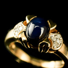画像をギャラリービューアに読み込む, カボションサファイヤとダイヤモンドのゴールドリング 指輪 英国アンティークス