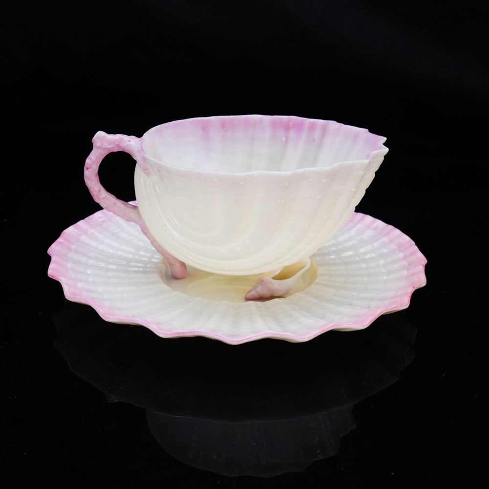 ベリーク-シェルシェイプのカップ-ソーサー - 英国アンティークス  