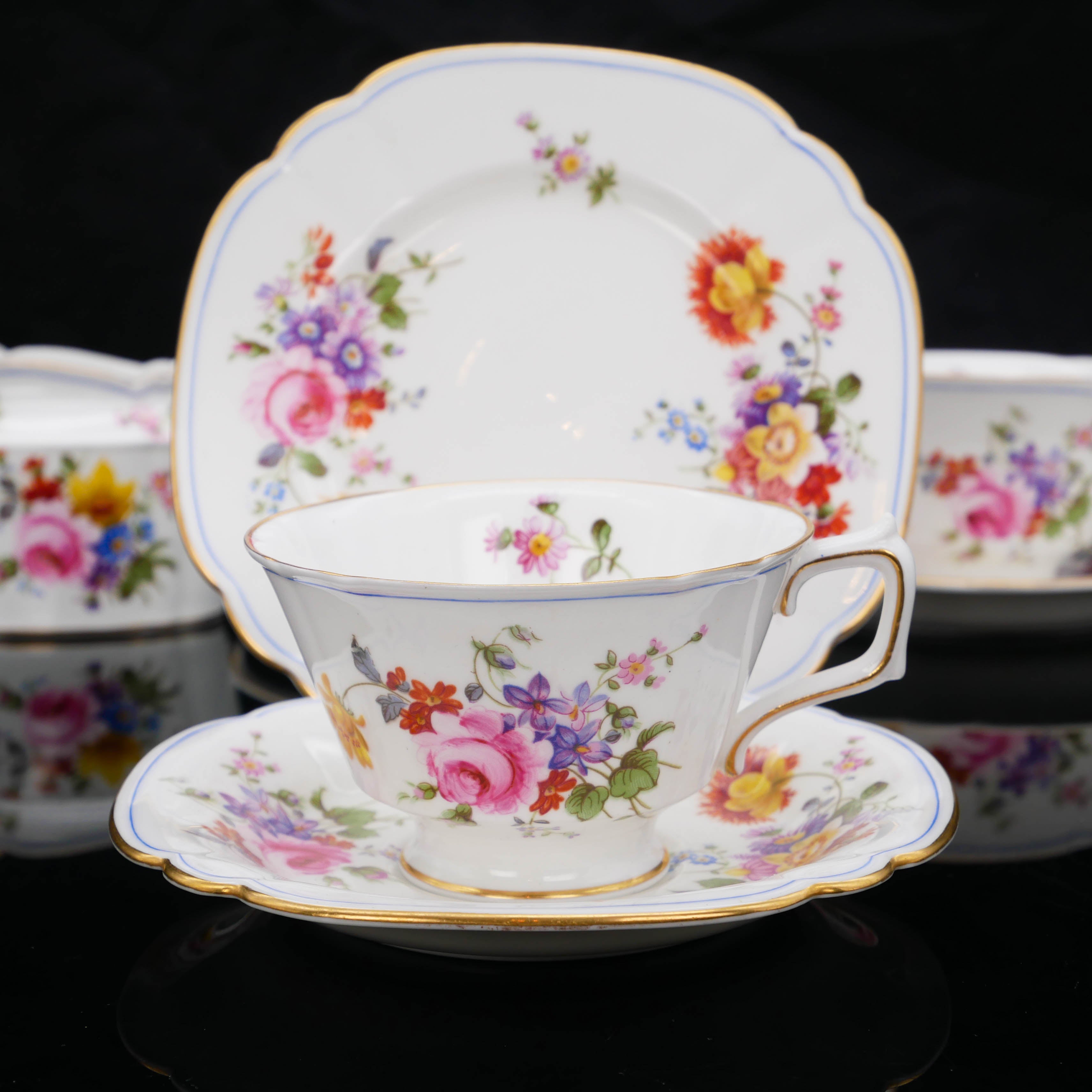 専用　豪華　極美品　ロイヤルクラウンダービー　ポジー　トリオB　英国アンティーク 英国アンティークのロイヤルクラウンダービー、DERBY POSIES