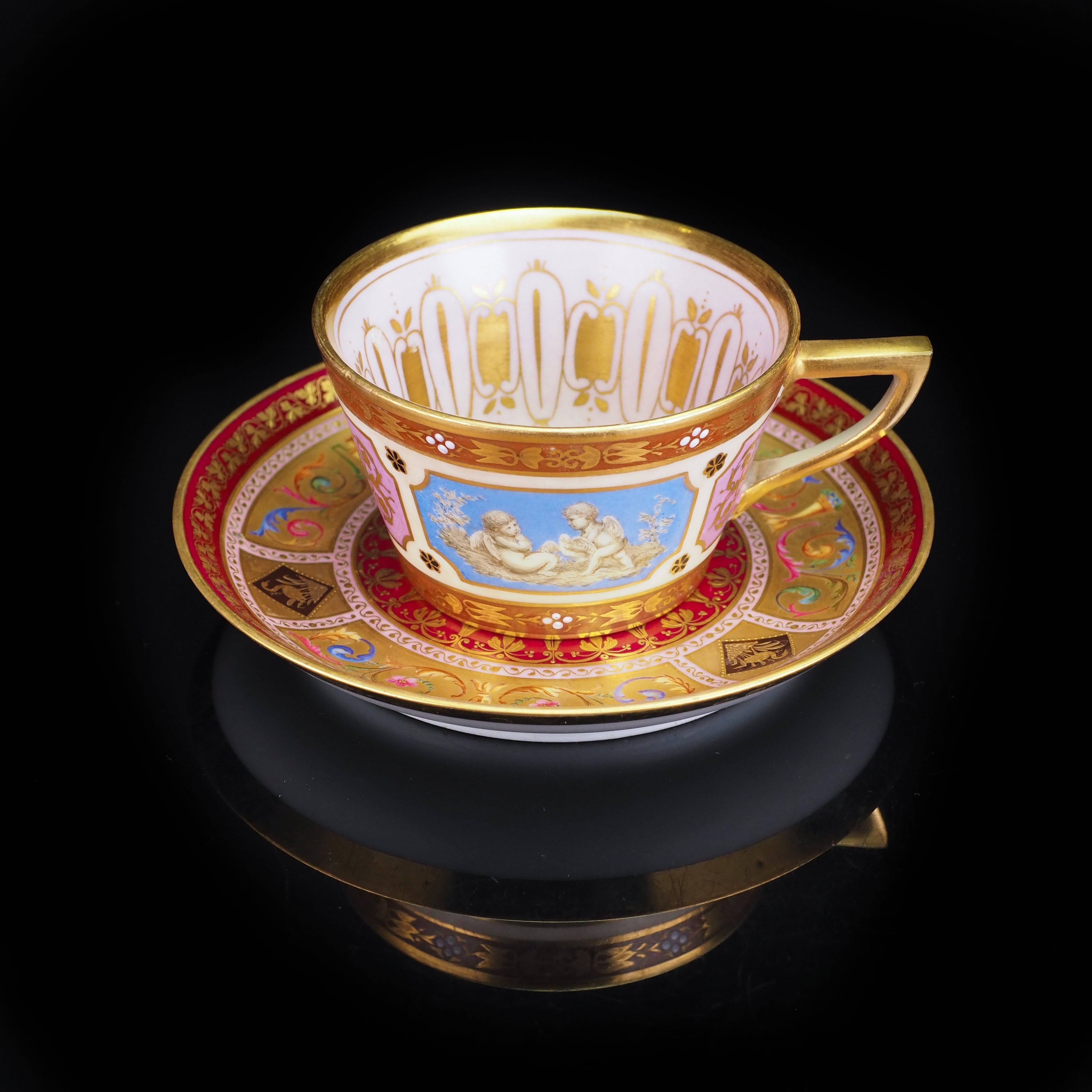 アンティーク　貴族の肖像画のカップ、ソーサー1客 アンティーク 貴族の肖像画のカップ、ソーサー1客 アンティーク 貴族の