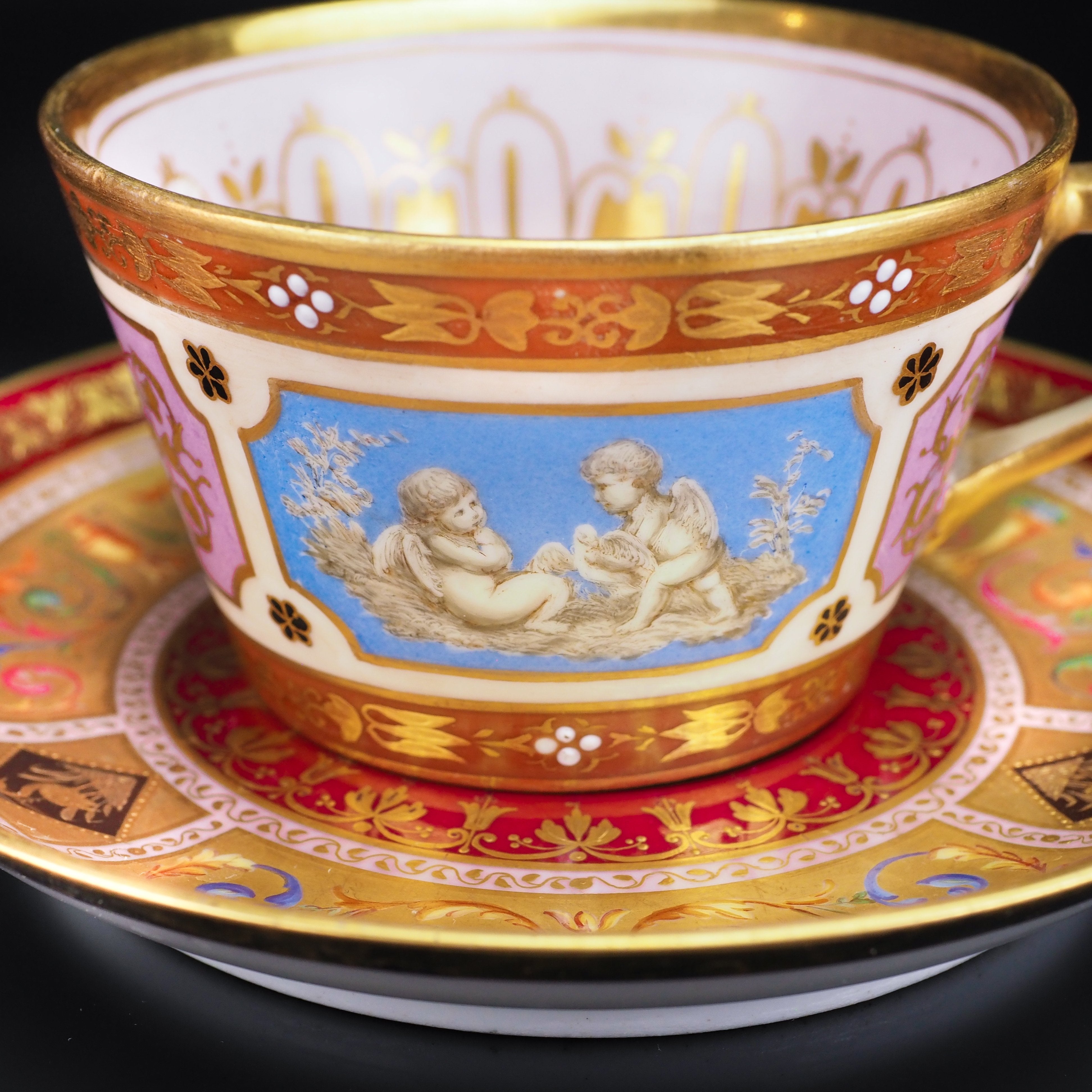 天使の戯れ-カップ-ソーサー-ウィーンスタイル - 英国アンティークス