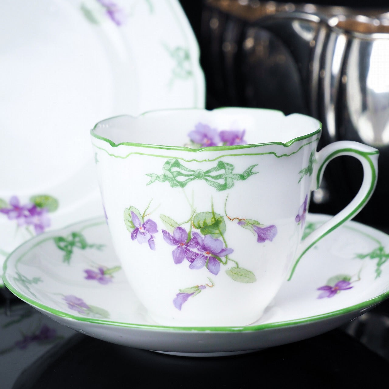 ロイヤル-ドルトン-スミレのトリオ - 英国アンティークス アンティーク