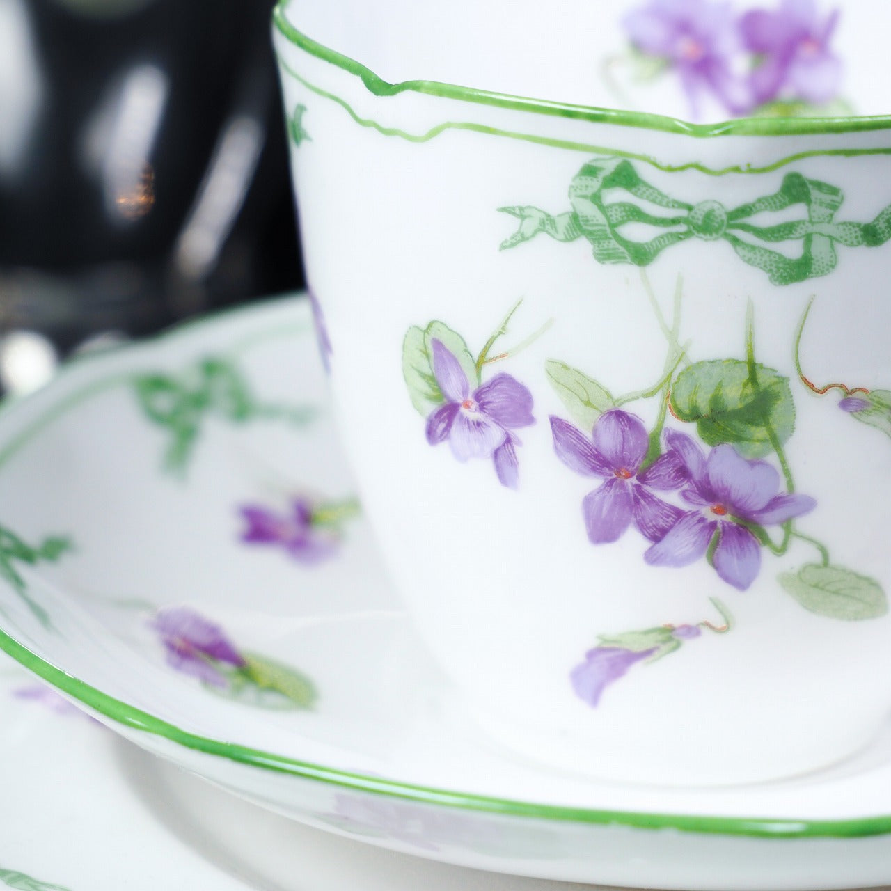 ロイヤル-ドルトン-スミレのトリオ - 英国アンティークス アンティーク