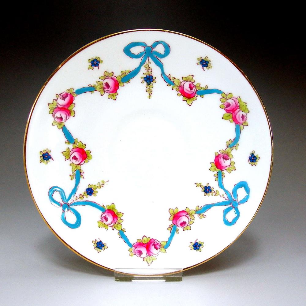 クラウンスタッフォード-ブルーリボンとピンクの薔薇 - 英国 クラウンスタッフォード-ブルーリボンとピンクの薔薇 - 英国